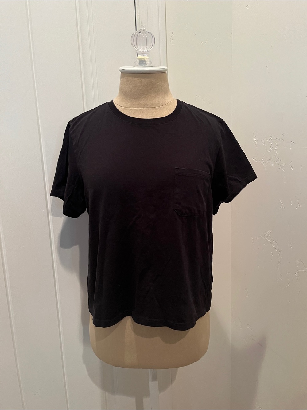 Richer Poorer Classic Black Pocket Cropped Tee